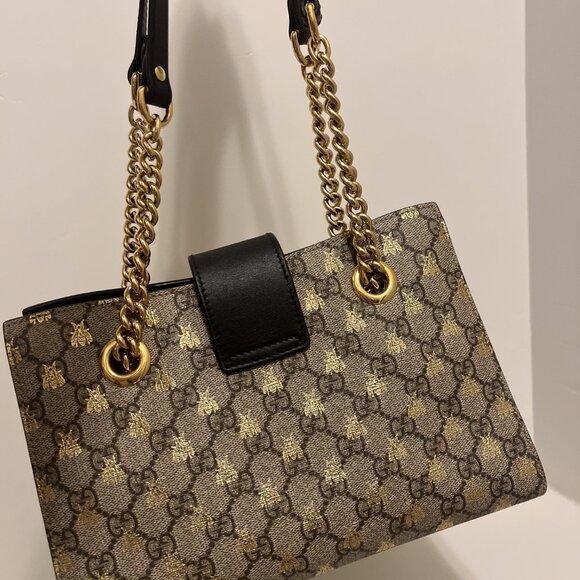 Small Gucci Padlock GG Supreme Bee Print Shoulder Bag - Picture 3 of 7